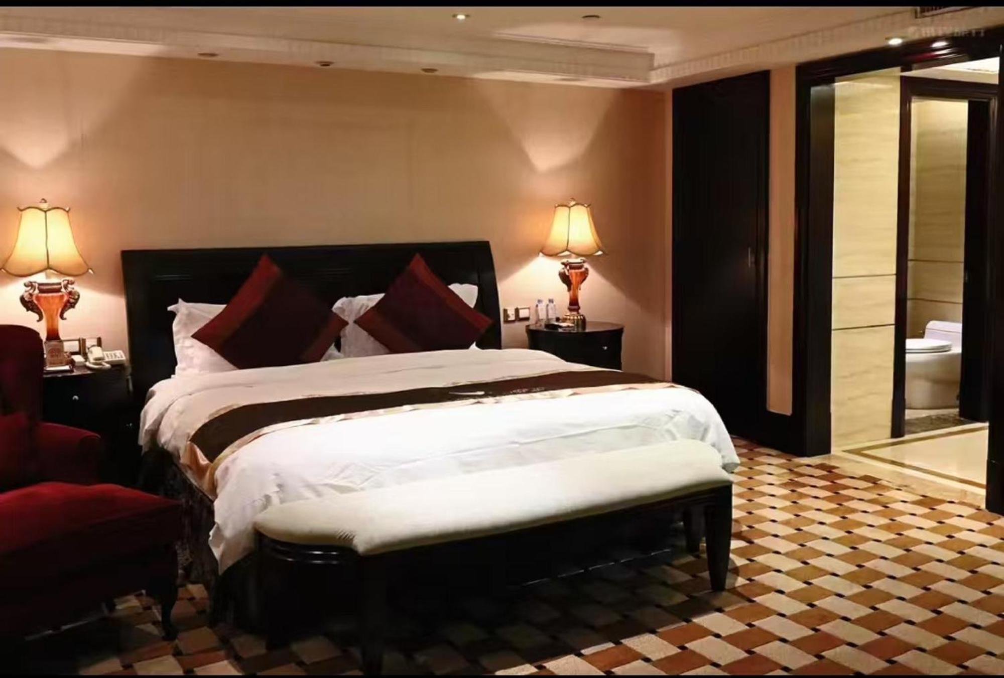 Royal Mediterranean Hotel Canton Extérieur photo